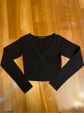 Brandy Melville Black Long Sleeve Crop Top